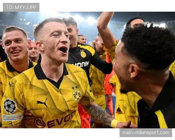 多特蒙德远征球迷虽败犹荣依旧坚定支持球队精神不减 多特蒙德远征球迷虽败犹荣依旧坚定支持球队精神不减