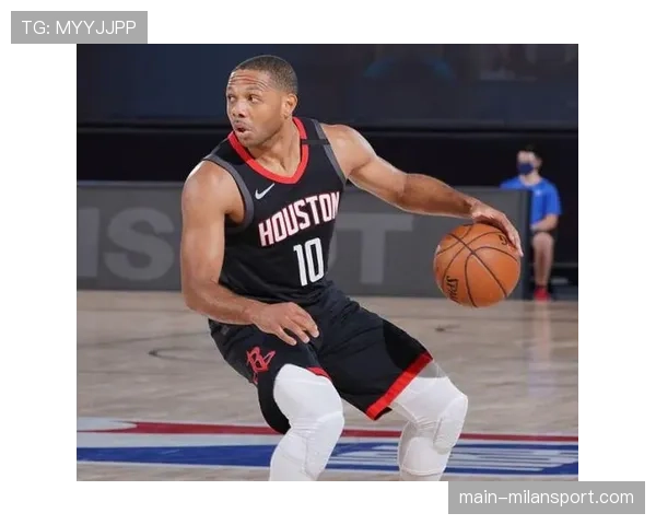 山东队萨夏琼斯场均两双水平，积极打球还能投三分